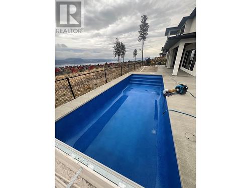 5500 Foothill Court, Kelowna, BC - Outdoor With In Ground Pool