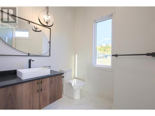 5500 Foothill Court, Kelowna, BC - Indoor Photo Showing Bathroom