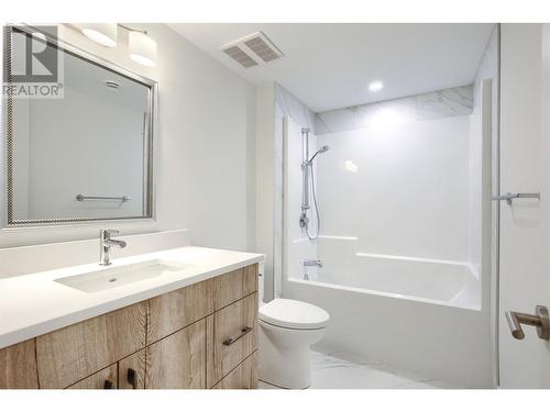 5500 Foothill Court, Kelowna, BC - Indoor Photo Showing Bathroom