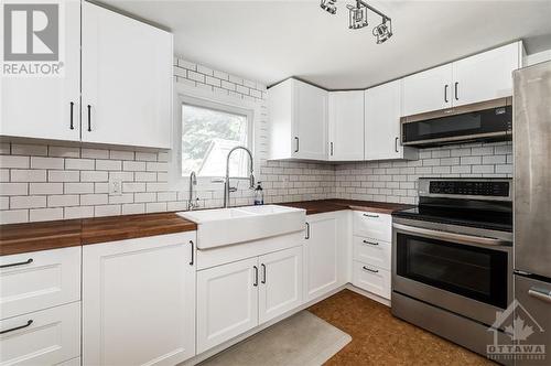 1241 Emperor Avenue, Ottawa, ON - Indoor Photo Showing Kitchen With Upgraded Kitchen