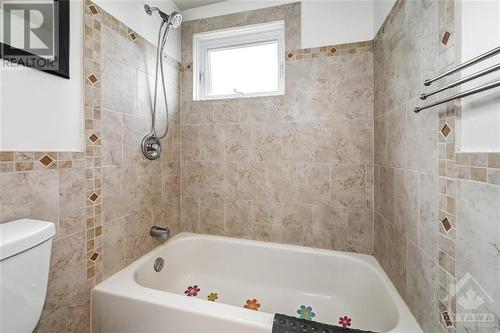 1241 Emperor Avenue, Ottawa, ON - Indoor Photo Showing Bathroom