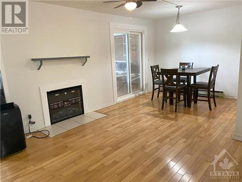 220 Fenerty Court Unit#1, Ottawa, ON - Indoor Photo Showing Dining Room