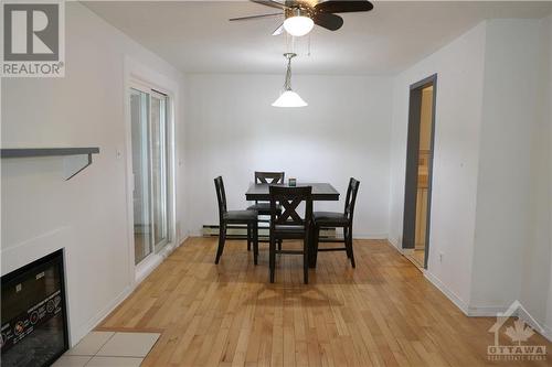 220 Fenerty Court Unit#1, Ottawa, ON - Indoor Photo Showing Dining Room