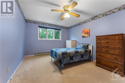 2340 Midway Avenue, Ottawa, ON - Indoor Photo Showing Bedroom