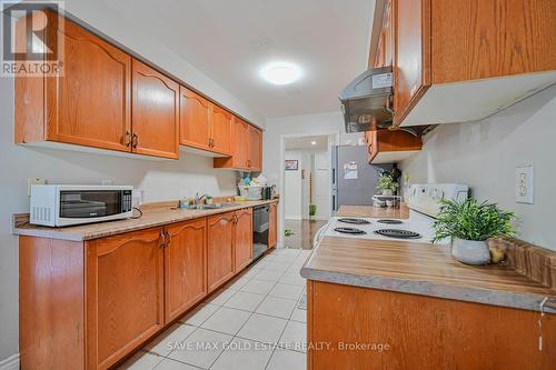 48 Monaco Court, Brampton, ON - Indoor Photo Showing Kitchen