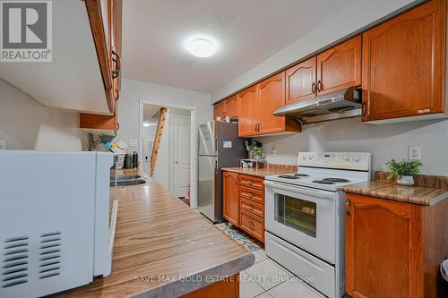 48 Monaco Court, Brampton, ON - Indoor Photo Showing Kitchen