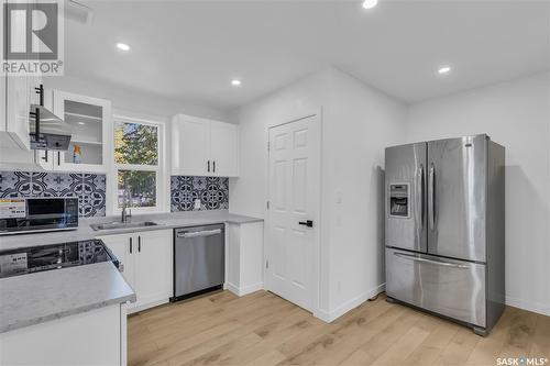 504 K Avenue S, Saskatoon, SK - Indoor Photo Showing Kitchen