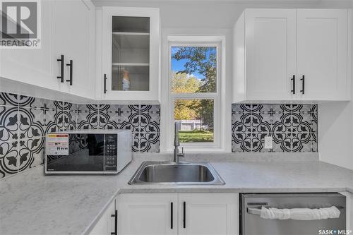 504 K Avenue S, Saskatoon, SK - Indoor Photo Showing Kitchen