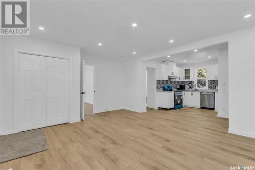 504 K Avenue S, Saskatoon, SK - Indoor