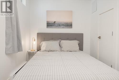 1611 Elm Street E, Kelowna, BC - Indoor Photo Showing Bedroom