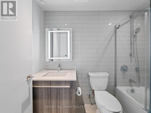 1007 - 8 Cumberland Street, Toronto, ON - Indoor Photo Showing Bathroom