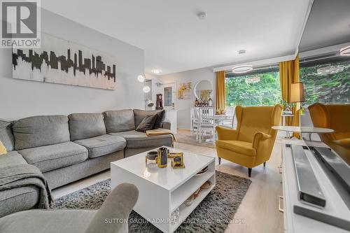 212 St. Peter Street, Whitby, ON - Indoor Photo Showing Living Room