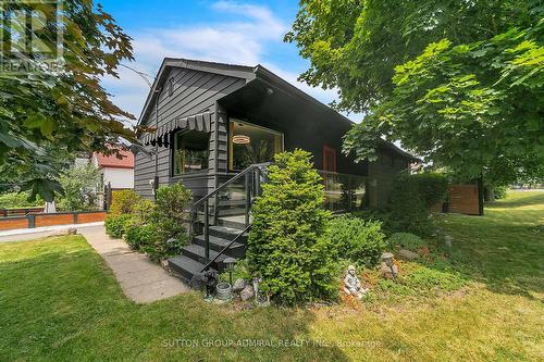 212 St. Peter Street, Whitby, ON - Outdoor