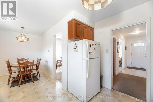 2049 Family Crescent, Mississauga, ON - Indoor Photo Showing Dining Room