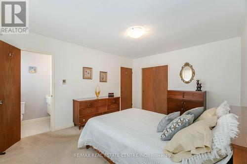 2049 Family Crescent, Mississauga, ON - Indoor Photo Showing Bedroom