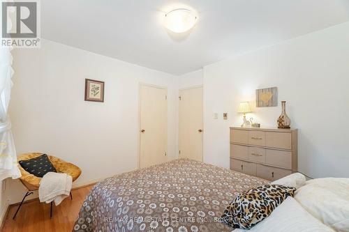 2049 Family Crescent, Mississauga, ON - Indoor Photo Showing Bedroom