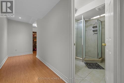 5415 Longford Drive, Mississauga, ON - Indoor