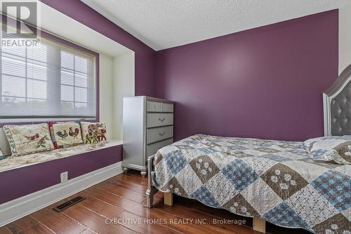 5415 Longford Drive, Mississauga, ON - Indoor Photo Showing Bedroom