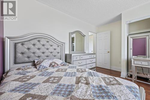 5415 Longford Drive, Mississauga, ON - Indoor Photo Showing Bedroom