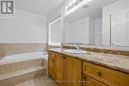 5415 Longford Drive, Mississauga, ON - Indoor Photo Showing Bathroom