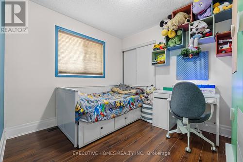 5415 Longford Drive, Mississauga, ON - Indoor Photo Showing Bedroom