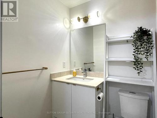 913 - 60 Annie Craig Drive, Toronto, ON - Indoor Photo Showing Bathroom