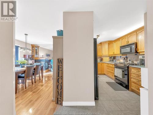 1885 Luxury Avenue, Windsor, ON - Indoor Photo Showing Kitchen