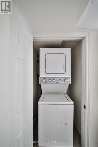 28 Ridelle Court, Brampton, ON - Indoor Photo Showing Laundry Room