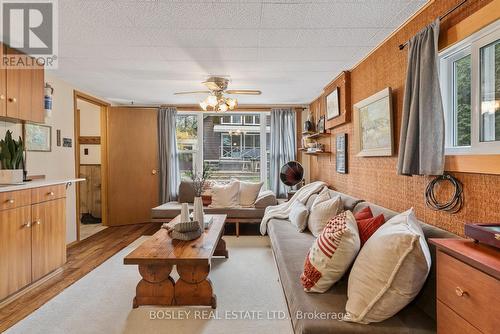 108 Barclay Boulevard W, Blue Mountains, ON - Indoor Photo Showing Living Room