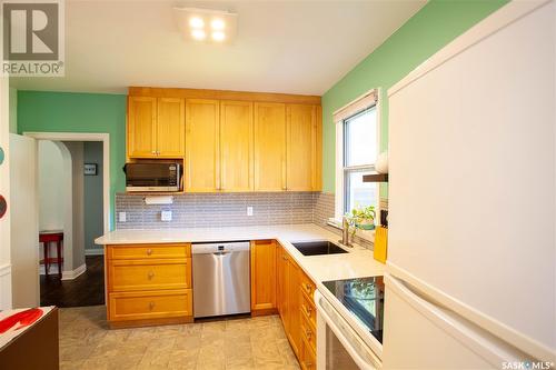 911 Main Street, Saskatoon, SK - Indoor Photo Showing Kitchen