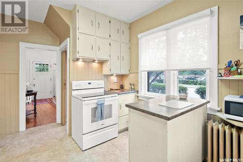 301 109Th Street W, Saskatoon, SK - Indoor Photo Showing Kitchen