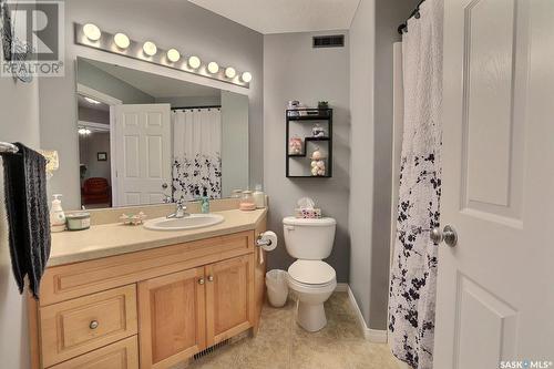 1142 Degelman Drive, Regina, SK - Indoor Photo Showing Bathroom