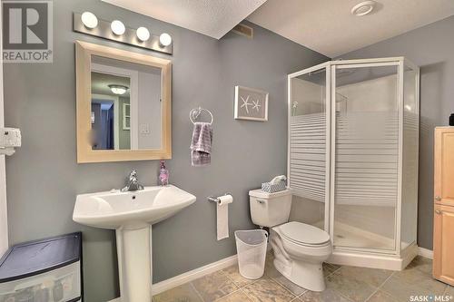 1142 Degelman Drive, Regina, SK - Indoor Photo Showing Bathroom