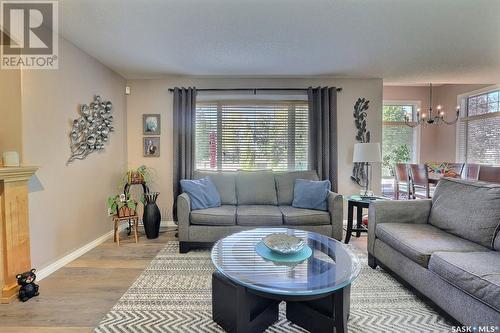 1142 Degelman Drive, Regina, SK - Indoor Photo Showing Living Room