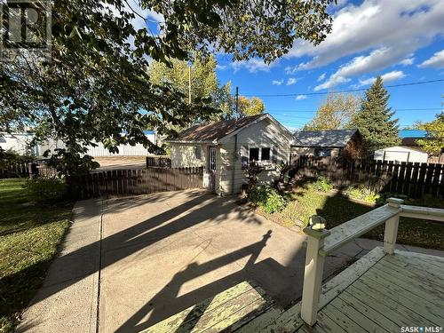 122 Lillooet Street E, Moose Jaw, SK - Outdoor With Deck Patio Veranda