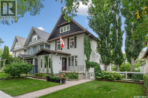 824 5Th Avenue N, Saskatoon, SK - Outdoor With Facade