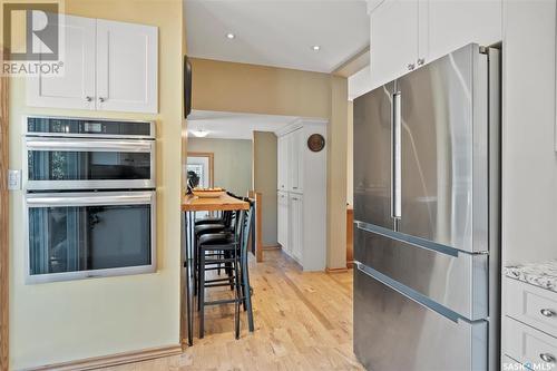 824 5Th Avenue N, Saskatoon, SK - Indoor Photo Showing Kitchen