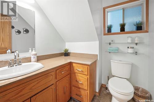 824 5Th Avenue N, Saskatoon, SK - Indoor Photo Showing Bathroom