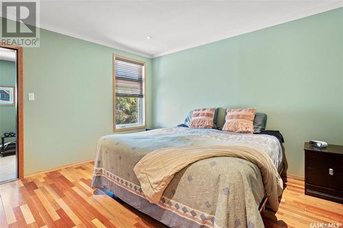 824 5Th Avenue N, Saskatoon, SK - Indoor Photo Showing Bedroom