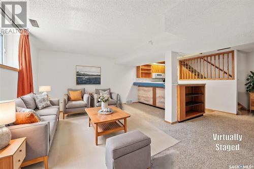 824 5Th Avenue N, Saskatoon, SK - Indoor Photo Showing Living Room