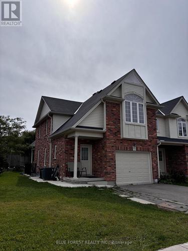 971 Silverfox Crescent, London, ON - Outdoor With Facade