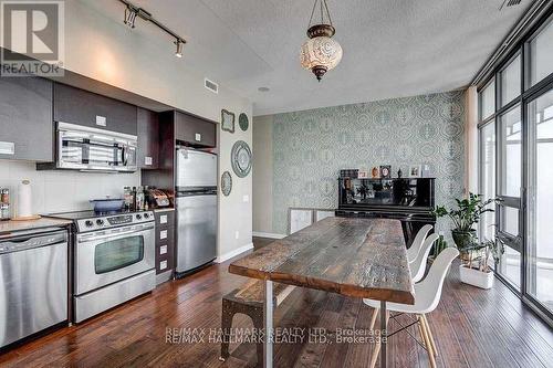 2908 - 33 Charles Street E, Toronto, ON - Indoor Photo Showing Kitchen