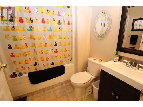 7252 Southridge Avenue, Prince George, BC - Indoor Photo Showing Bathroom