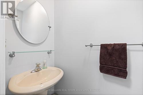 1448 Forest Street, Innisfil, ON - Indoor Photo Showing Bathroom