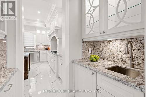 14 Clemson Crescent, Vaughan, ON - Indoor Photo Showing Kitchen With Upgraded Kitchen