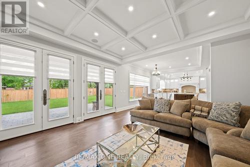 14 Clemson Crescent, Vaughan, ON - Indoor Photo Showing Living Room