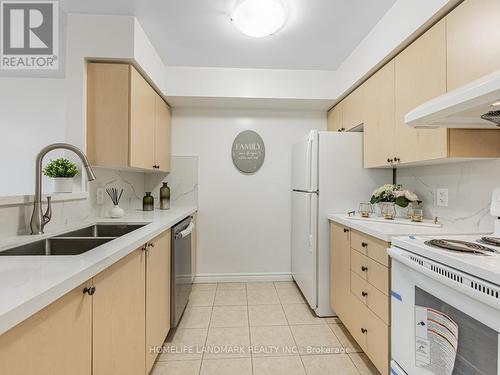 85 Sunrise Drive, Markham, ON - Indoor Photo Showing Kitchen With Double Sink