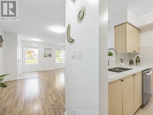 85 Sunrise Drive, Markham, ON - Indoor Photo Showing Kitchen With Double Sink