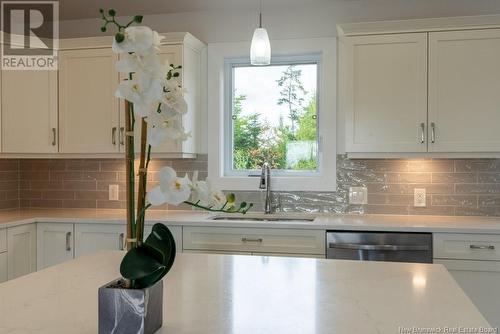 52 Kimberley Street, New Maryland, NB - Indoor Photo Showing Kitchen