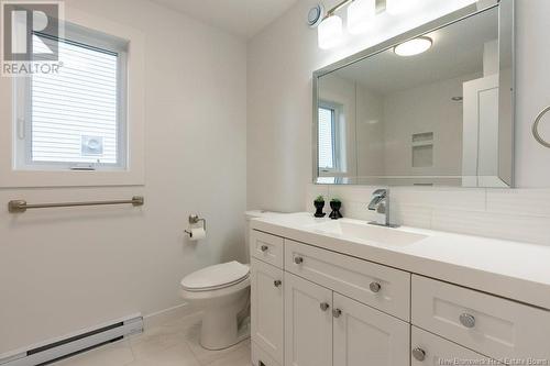 52 Kimberley Street, New Maryland, NB - Indoor Photo Showing Bathroom